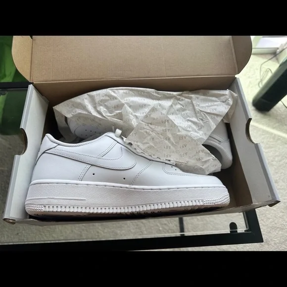 Brand new never been worn NIKE AIR FORCE 1’S MEN SIZE’s 9-10-11